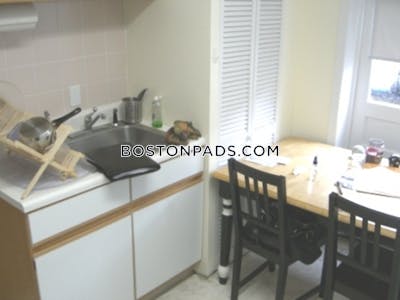 North End Awesome 1 bed 1 bath unit on Hanover St Boston - $2,500