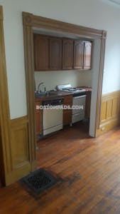 South End Sunny 1 bed 1.5 bath available Now on Cumberland St. Jamaica Plain! Boston - $2,500