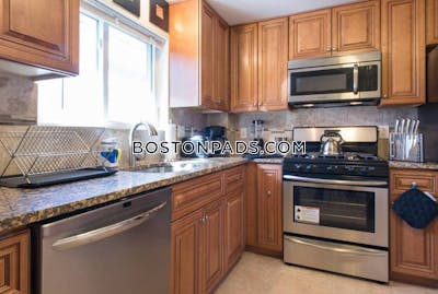 Belmont Renovated 2 bed 1 bath available 9/1 on Thingvalla Ave in Watertown!!  - $2,895 50% Fee