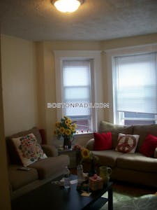 Fenway/kenmore Great 3 bed 1 bath available 9/1 on Park Dr in Fenway! Boston - $3,800