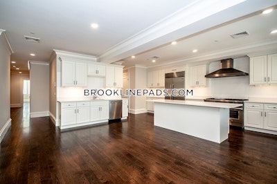 Brookline Deal Alert! Spacious 4 Be 4.5 Bath apartment in Alton Pl  Coolidge Corner - $10,000 75% Fee