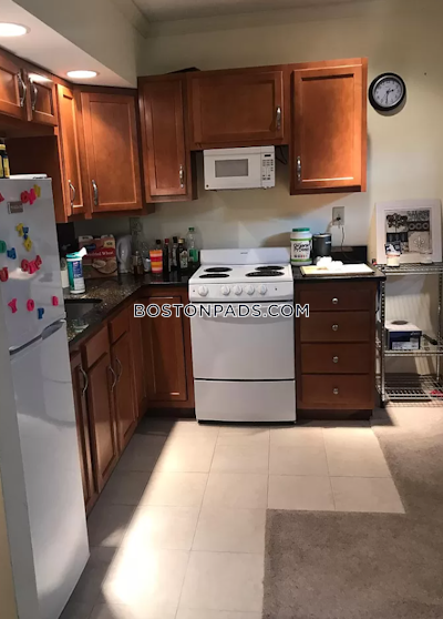 Fenway/kenmore Studio available 2/1/23 on Queensberry St. in Fenway  Boston - $2,400